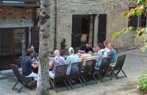Crespin House | Gîte Tranquille Avec Piscine Partagée