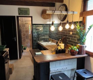 Tulette Apartment | Gîtes à la ferme, Le Jardin Bleu