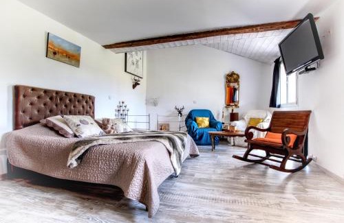 Leguillac-de-l'Auche House | Gîtes Chez "hygge en périgord" avec piscine chaufffée - 1 gîte de 6 à 12 personnes et 1 gîte de 2 personnes