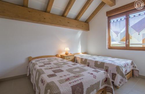 Saint-Georges-des-Hurtieres House | Gîtes de la Bresse