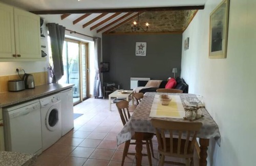 Melgven Cottage | Gîtes in peaceful setting, heated pool, river, near Pont Aven Concarneau beaches