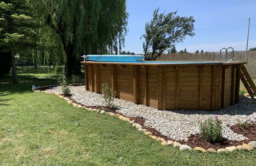 Tulette Cottage | Gîtes in the vineyards, park, swimming pool, playground, pétanque court, spa .