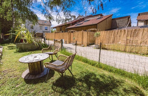 Val-de-Vesle Apartment | Gîtes Sérénaé avec vue sur rivière