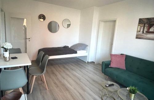 Vahrenwald Apartment | GÖH-moderne Wohnung in zentraler Lage, Balkon, self-check-in, WLAN, Netflix, DisneyPlus