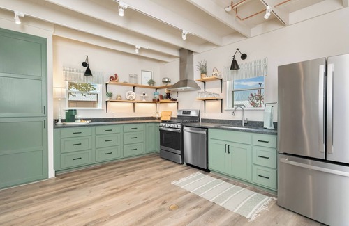 Fredericksburg House | G&B Haus | 4/2.5 | Grill, Fire-Pit, Full Kitchen