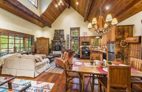 Bigfork Cabin | G-Bar-N Ranch Pendleton Log Home
