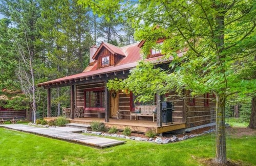 Bigfork Cabin | G-Bar-N Ranch Pendleton Log Home