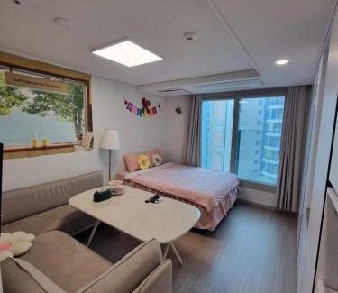 Suyeong-Gu Apartment | g HOUSE