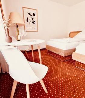 Altensteig Apartment | G&P Housing Apartments mit Küche & Balkon & HighSpeed Internet- Comfort