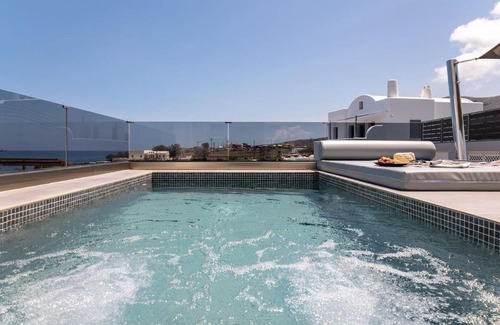 Kamari Apartment | G & W Suites