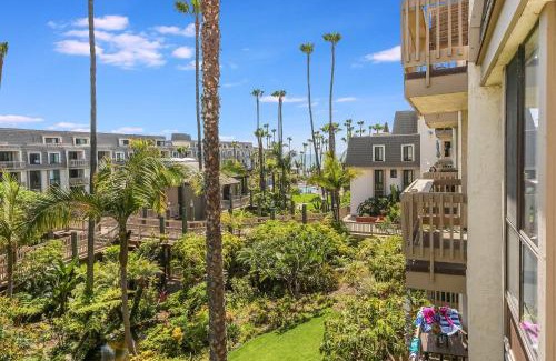 Carlsbad House | G218 - Palms Away