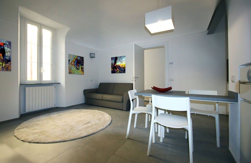 Finalborgo Apartment | G30 Finalborgo Lodging - Design and Relaxation in the Medieval Village (with safe Bike Box)