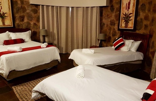 Roodeplaat Cabin | Gabbata Lodge