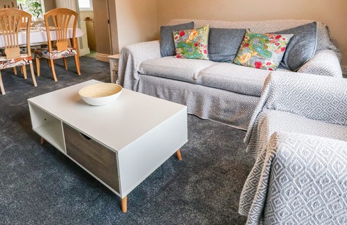 Sandiway Cottage | GABLES COTTAGE, family friendly, with a garden in Sandiway