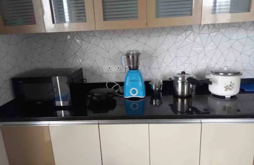 Financial District Apartment | Gachibowli*5TV*FreeWIFI,MaidServi,RO Water*Sleep12