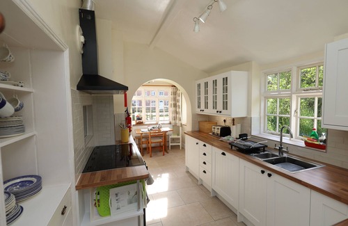 Norwich Cottage | Gaffers Cottage - sleeps 12 guests in 5 bedrooms