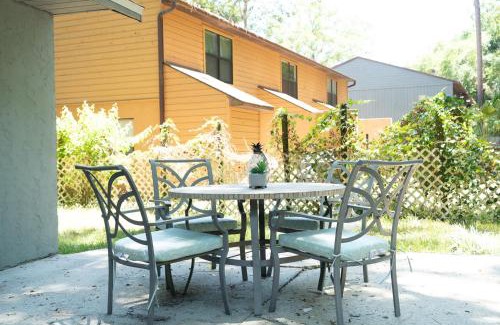 Gainesville House | Gainesville Charm- Cozy, Comfortable, Convenient