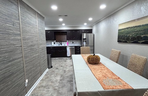 Gainesville House | Gainesville Getaway. Newly remodeled home minutes from WinStar and NCTC