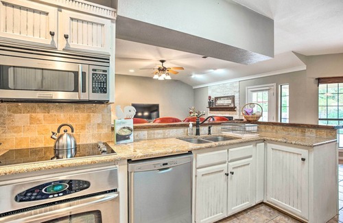 Gainesville House | Gainesville Home w/Outdoor Oasis, 16 Mi to Lake