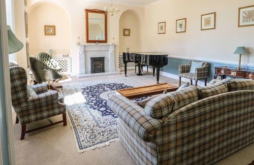 Skendleby House | GAINSFORD HALL, pet friendly, luxury holiday cottage in Spilsby