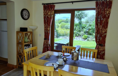Sneem House | „Gairdín Beithe“- 10 Sneem LV - near the shore, idyllic mountain view, free WLAN