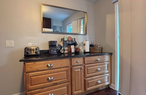 Aurora House | Galactic Oasis Wonderful 5 bedroom theme home, Wi-Fi, king beds and smart tvs