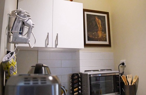 Limonite Bed & Breakfast | Galahad's Animal Sanctuary & B&B/Tour/Farmstay