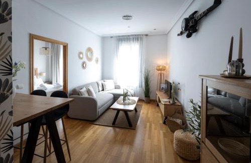 Distrito Centro-Casco-Antiguo Apartment | Galarza Suite
