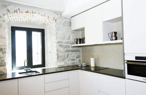 Prcanj Apartment | Galathea House
