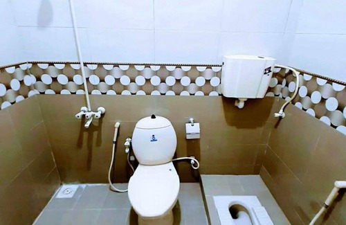 Gulshan-E-Jamal House | Galaxy Inn Guest House