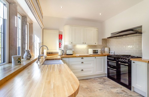 Calver Cottage | GALEN CROFT, family friendly, with open fire in Curbar