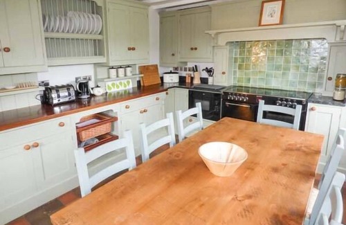Litton Cottage | GALENA COTTAGE, pet friendly, character holiday cottage in Tideswell