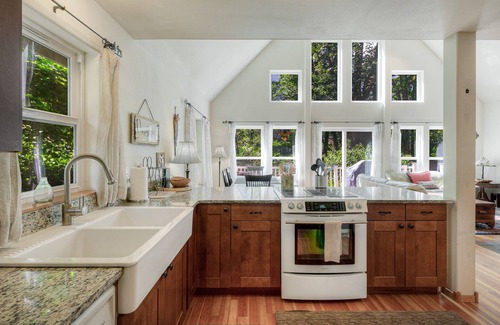 Gold Bar House | Galena's Getaway: Spacious & bright riverfront home in Cascades w/hot tub on gorgeous 3 acres