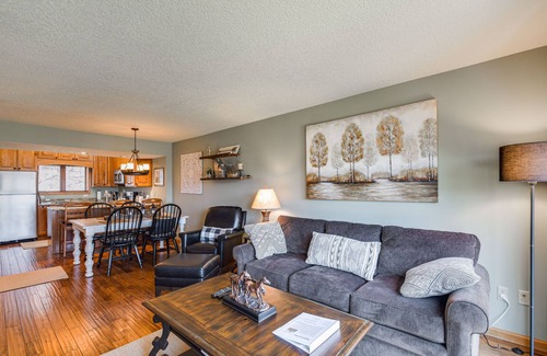 The Galena Territory House | Galena Townhome w/Deck & Golf Course View!