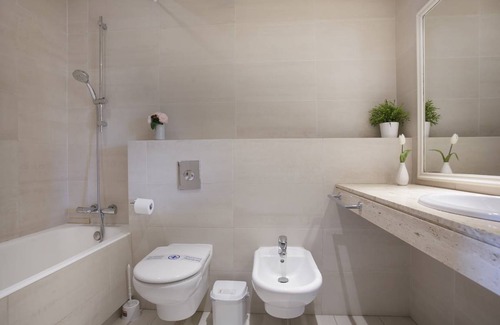 Dreta de l'Eixample Apartment | Galeria Gaudi 0