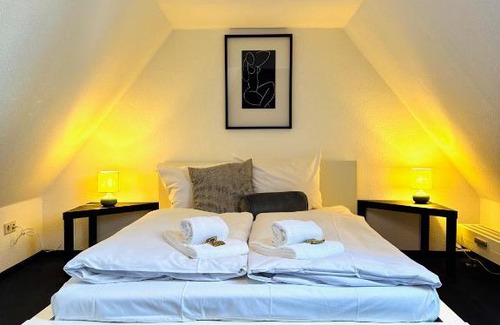 Stadtmitte Apartment | Galerie-Dachstudio- Ruhig & kompakt-Waschmaschine- WLAN- Parkplatz