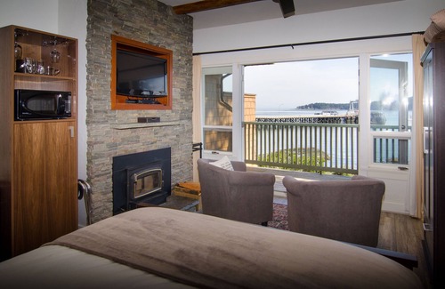 Sturdies Bay Hotel | Galiano Oceanfront Inn & Spa