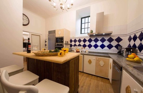 Cerdedo House | GALICIA VILLAS. Boutique rural house with pool and lush garden.