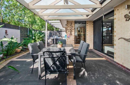 Wagga Wagga House | Galing Place - Close to CBD, Pet Friendly