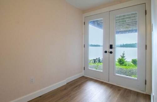Lanark Highlands Cottage | Galini Lakehouse - Five Bedroom Cottage, Sleeps 14
