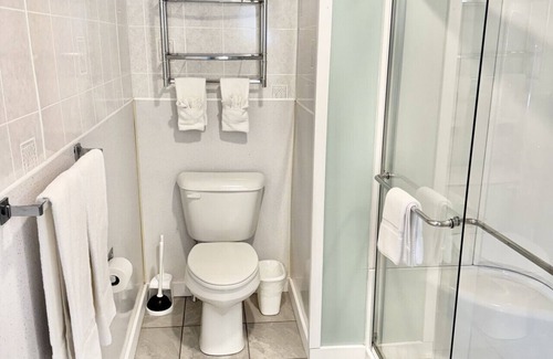 Hulls Cove Hotel | Gallagher's Travels Room Eight (King)