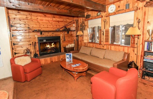 Summit Estates House | Gallagher's West - Pine surrounded deck and barbecue! Bumper Pool and Wet bar! Darts!