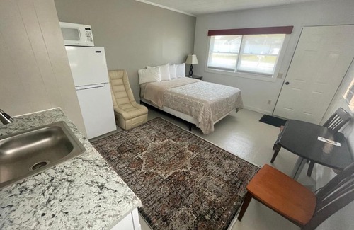 Hulls Cove Hotel | Gallagher’s Travels Bar Harbor Motel and Cottages