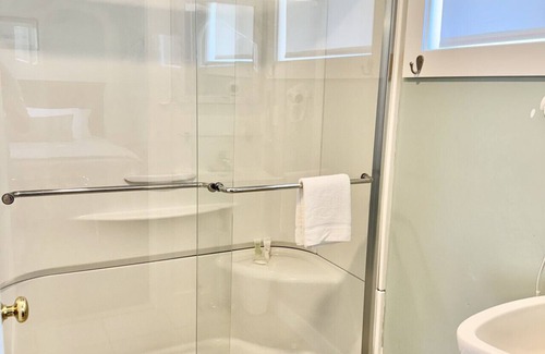 Hulls Cove Hotel | Gallaghers Travels Room 7