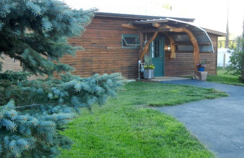 Bozeman Cabin | Gallatin River Cabin between Bozeman and Big Sky.
