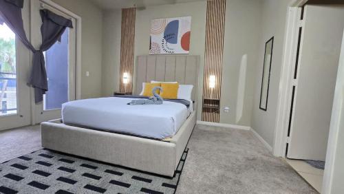 Uptown Apartment | Galleria Luxury Stay Pool Gym Stunning Views