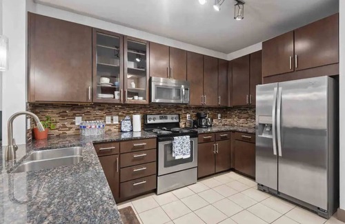 MacGregor Apartment | galleria & medical center view luxury apartment