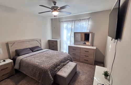 Spring Branch East Condo | Galleria-Uptown Modern APT Suite