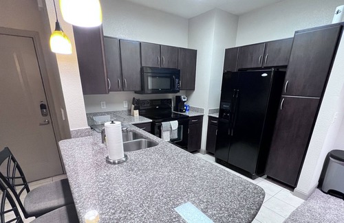 Spring Branch East Condo | Galleria-Uptown Modern APT Suite