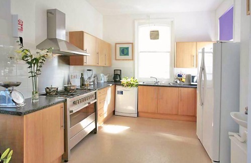 Gosport House | Gallery - a house that sleeps 18 guests in 5 bedrooms